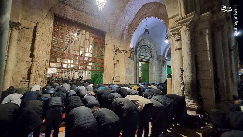 حضور دهها هزار نمازگزار در نماز تراویح مسجد الاقصی+ عکس