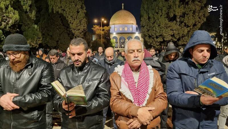 حضور دهها هزار نمازگزار در نماز تراویح مسجد الاقصی+ عکس