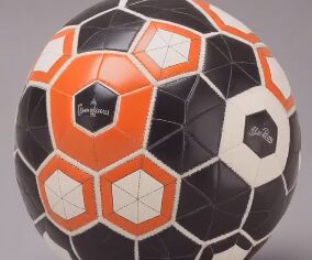 سیر تکامل جالب توپ فوتبال در یک دقیقه