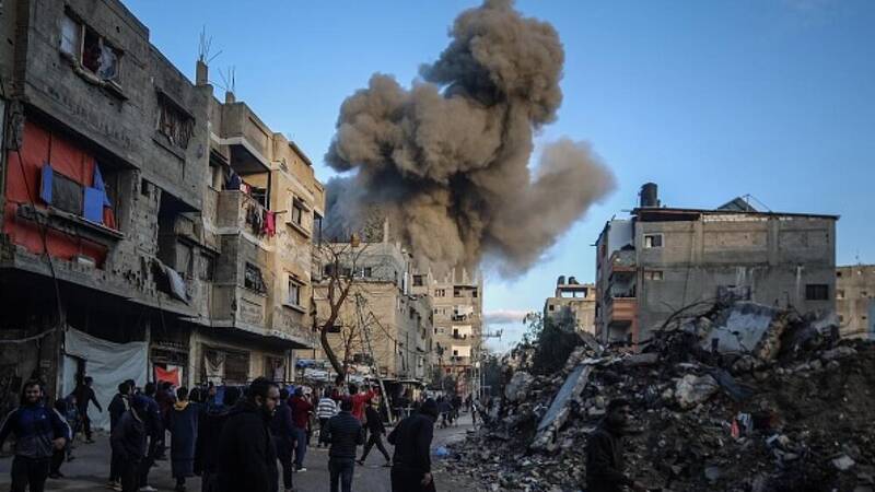 آخرین تحولات جنگ غزه/ بیش از ۲.۴ میلیون فلسطینی با یک فاجعه بیسابقه انسانی مواجه هستند/ انصارالله: فرودگاه بنگوریون و ناو هواپیمابر آمریکا را هدف قرار دادیم