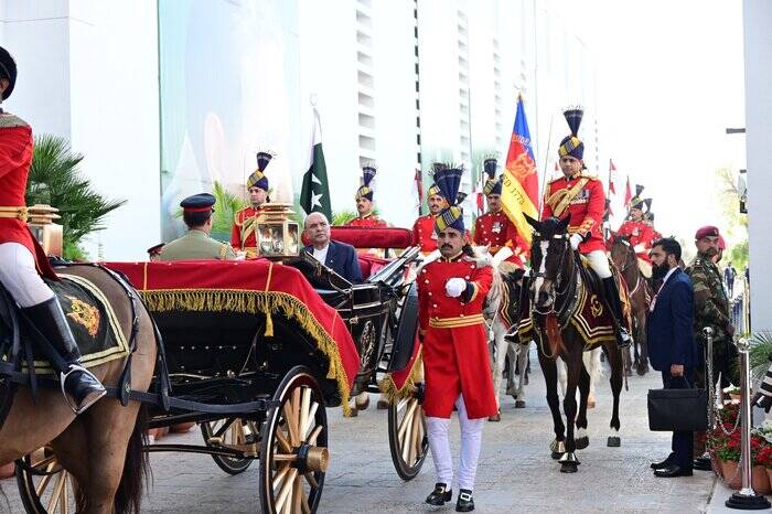 پاکستان ۸۵ ساله شد/ تاکید زرداری بر روابط دوستانه با همسایگان و جامعه جهانی