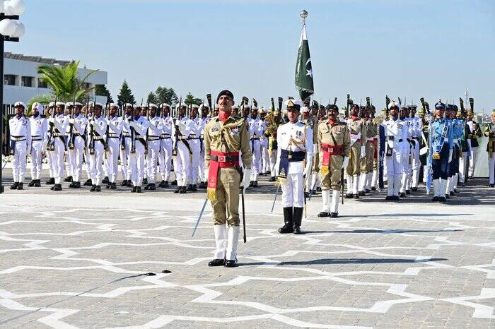 پاکستان ۸۵ ساله شد/ تاکید زرداری بر روابط دوستانه با همسایگان و جامعه جهانی