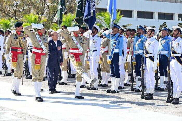 پاکستان ۸۵ ساله شد/ تاکید زرداری بر روابط دوستانه با همسایگان و جامعه جهانی