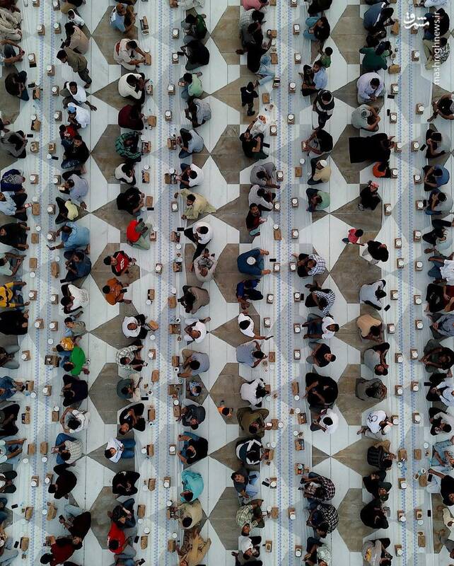 مسجدی زیبا در شارجه؛ میزبان روزه داران