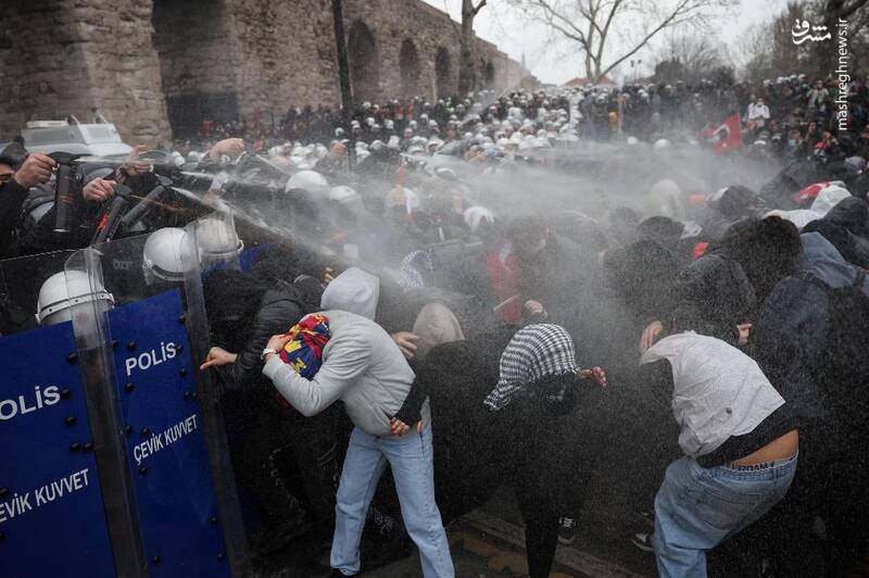 بزرگترین اعتراضات یک دهه اخیر در ترکیه 16