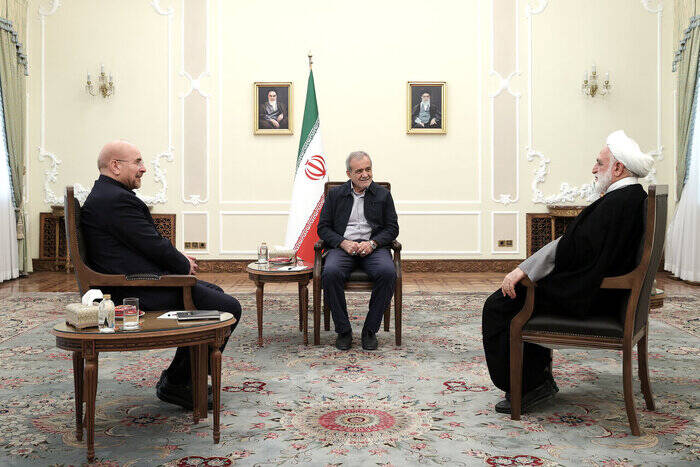 تلاش آمریکا برای مذاکره یک فریب است/ «وفاق ملی» کلید حل مشکلات