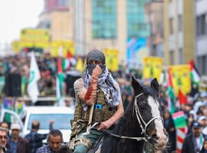 عکس/ حضور جالب یک اسب‌سوار در راهپیمایی تهران