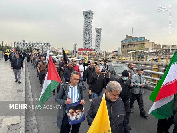 راهپیمایی روز قدس در تهران/ لبیک پایتختنشینان به ندای مظلومیت مردم فلسطین+ عکس و فیلم