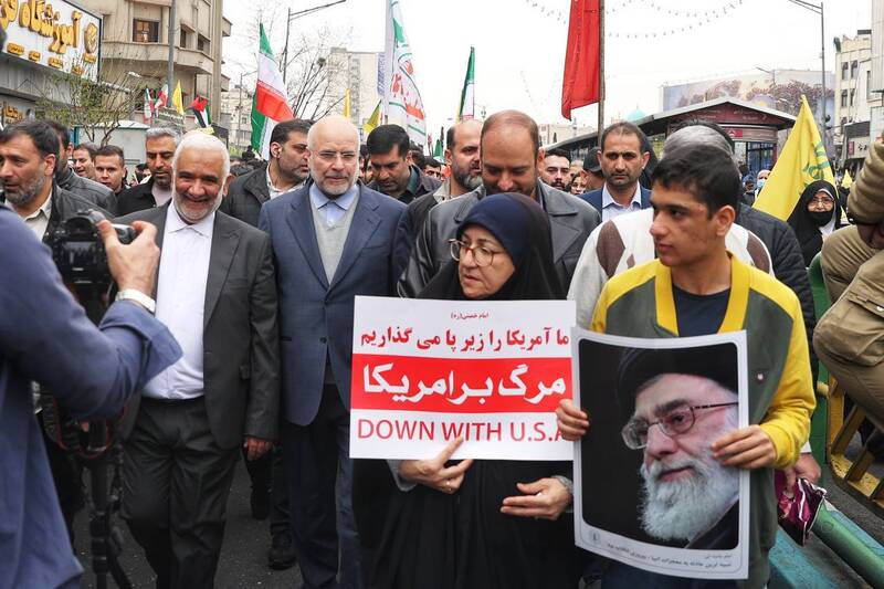 راهپیمایی روز قدس در تهران/ لبیک پایتختنشینان به ندای مظلومیت مردم فلسطین+ عکس و فیلم