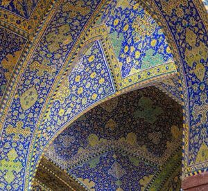 تصویری بی نظیر از کاشی‌کاری مسجد شاه اصفهان