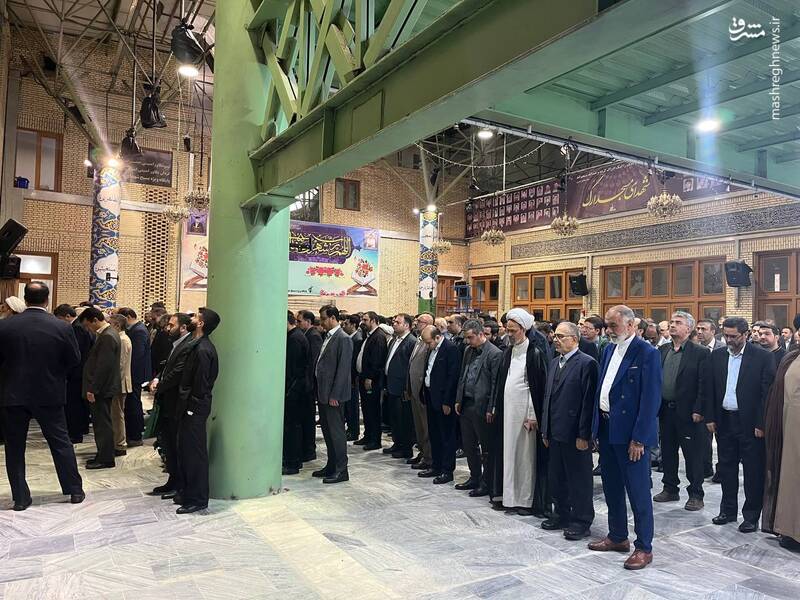 فیلم/ تشییع و اقامه نماز بر پیکر مرحوم حجتالاسلام نیری