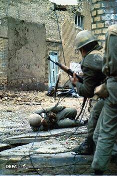 اسارت 6 بعثی با چوب دستی شیرزن سوسنگردی