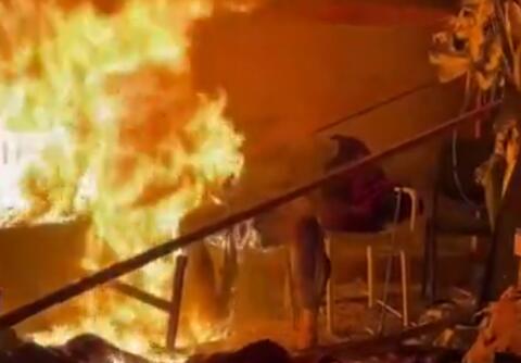 زنده سوختن خبرنگاران فلسطینی در خانیونس(۱۸+) - مشرق نیوز