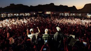 دیسکوی صحرایی در چند کیلومتری مسجدالنبی (ص) +فیلم