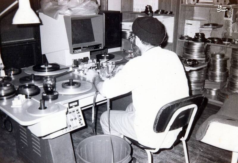 تصاویری از شهید آوینی مشغول تدوین روایت فتح