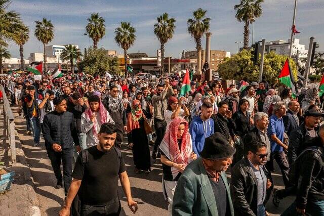معترضان تونسی اخراج سفیر آمریکا را خواستار شدند