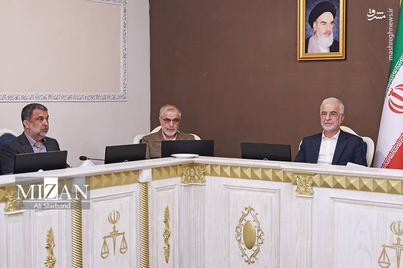 عکس/ نشست رئیس قوه قضاییه با وزیر کشور و معاونین این وزارتخانه عکس/ نشست رئیس قوه قضاییه با وزیر کشور و معاونین این وزارتخانه
