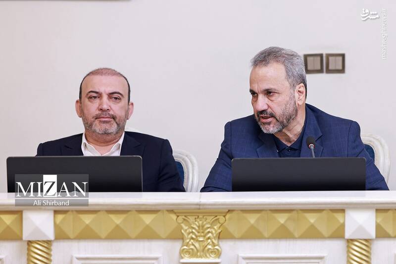 عکس/ نشست رئیس قوه قضاییه با وزیر کشور و معاونین این وزارتخانه عکس/ نشست رئیس قوه قضاییه با وزیر کشور و معاونین این وزارتخانه