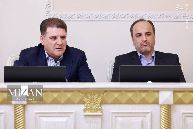 عکس/ نشست رئیس قوه قضاییه با وزیر کشور و معاونین این وزارتخانه عکس/ نشست رئیس قوه قضاییه با وزیر کشور و معاونین این وزارتخانه