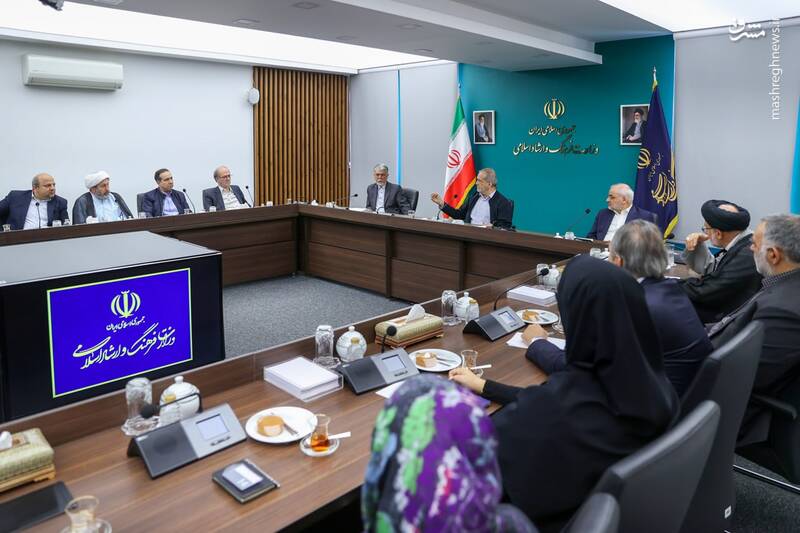 در سیاستگذاری فرهنگی، باید هدفگذاری دقیق و اثربخشی داشته باشیم/ اصحاب رسانه، فرهنگ و روحانیت نقش مهمی در جهتدهی افکار عمومی دارند