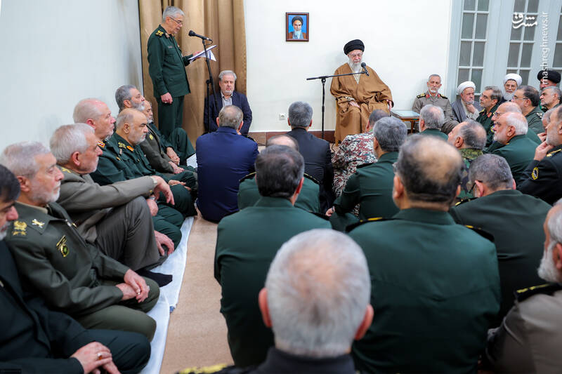 دشمن از پیشرفتهای جمهوری اسلامی کلافه و عصبی است/ باید در کنار نقصها، پیشرفتها را هم دید