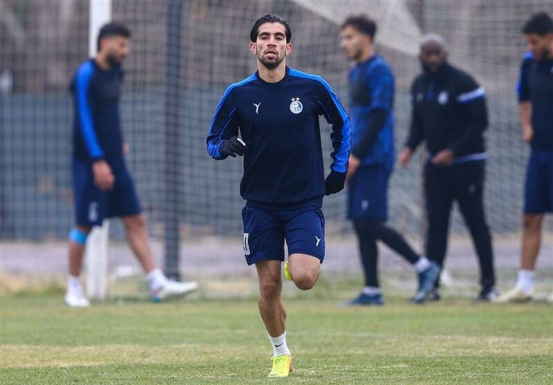 ۲ استقلالی بازی با هوادار را از دست دادند