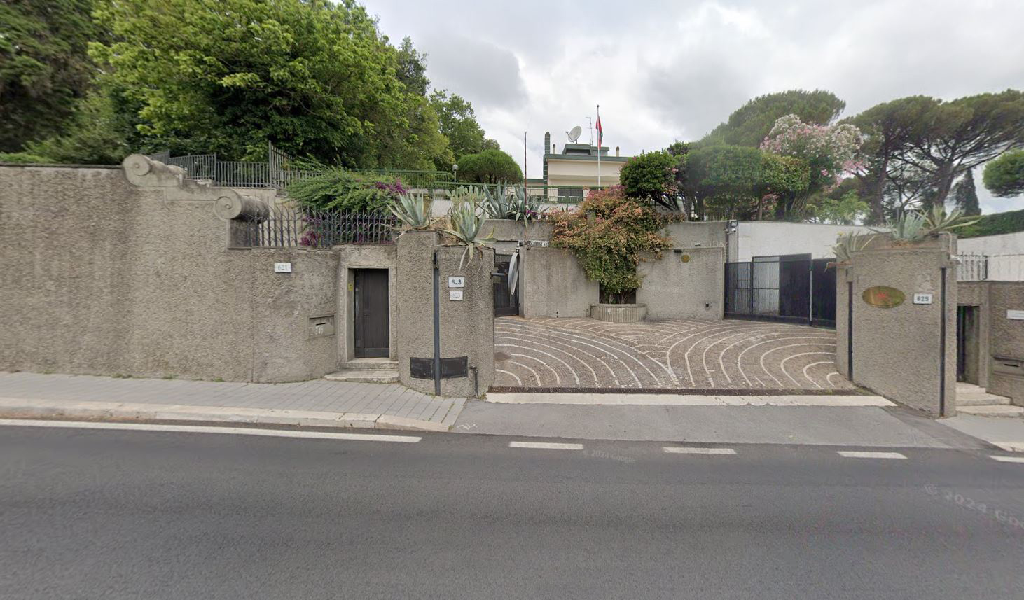 در دور دوم مذاکرات ایران و آمریکا چه گذشت؟ / روانشناسی رفتارهای عجیب ویتکاف در سفارت عمان/ خط قرمزی که عراقچی از آن عبور نکرد!