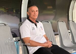 ۷ بازیکن باید از پرسپولیس بروند/ پرسپولیس چنان پولی به این آقا داد که با سر به تهران آمد!