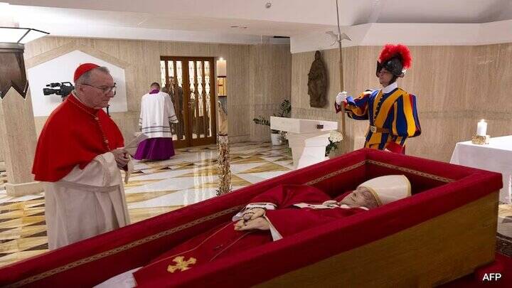 آخرین وداع با پاپ فرانسیس + عکس