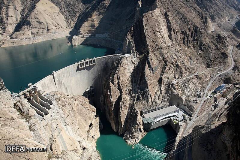 سپاه پاسداران انقلاب اسلامی؛ از حضور در جبهههای نبرد حق علیه باطل تا ساخت موشکهای بالستیک قدرتمند