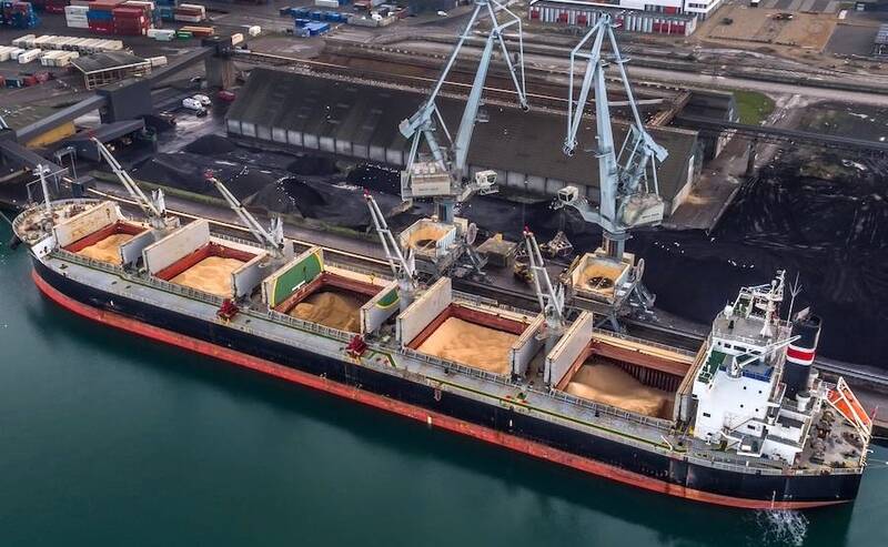 منافع اقتصادی بزرگ برای واشنگتن، بازسازی صنعتی برای تهران/ ترامپ چگونه می تواند از توافق با ایران «طلا» به دست بیاورد