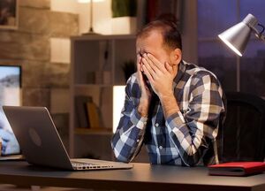 آیا نمایشگرها به چشم شما آسیب می‌زنند؟