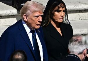 تصویری با حجاب از ملانیا ترامپ در مراسم تدفین پاپ