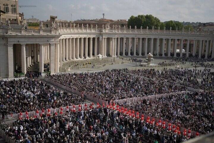 آغاز مراسم خاکسپاری پاپ فرانسیس + فیلم و تصاویر