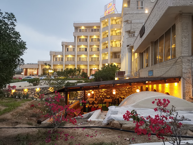 قیمت هتل گامبرون کیش؛ اقامتی لوکس با هزینه‌ای منطقی