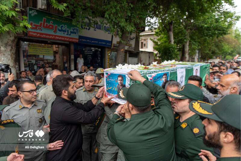 عکس/ تشییع محیطبان شهیدِ پارکملی گلستان