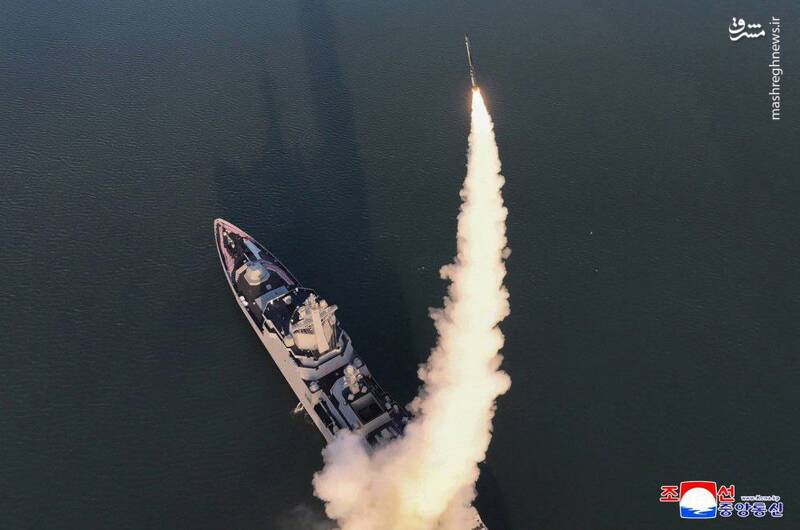 عکس/ رونمایی از ناوشکن جدید کرهشمالی