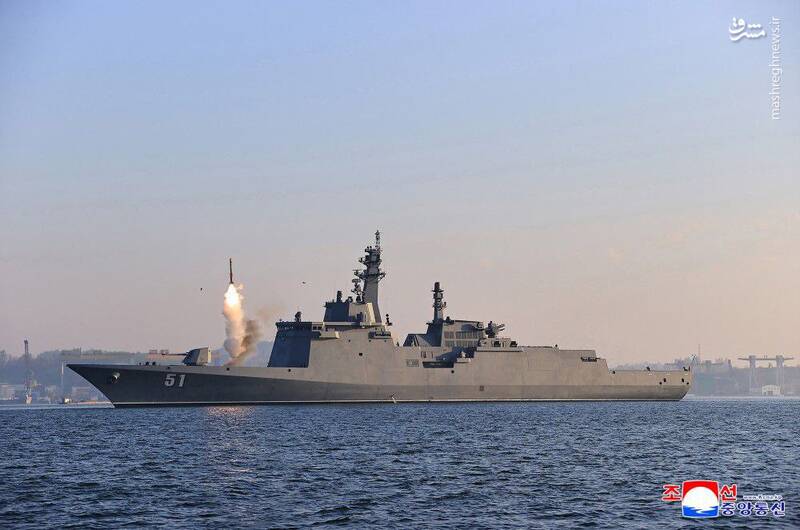 عکس/ رونمایی از ناوشکن جدید کرهشمالی