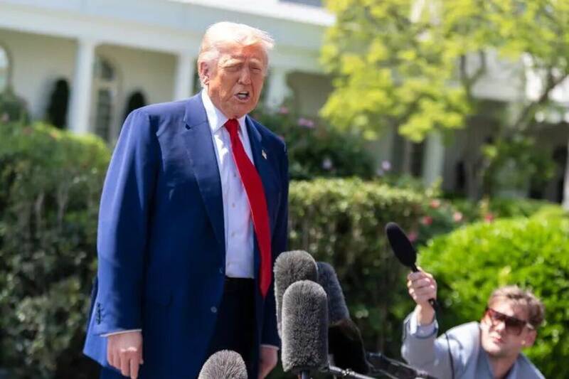 انگليس،پارلمان،طومار،سفر،رئيس،دونالد
