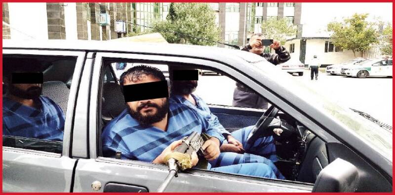 جنایت هولناک مرد یکپا با شلیک کلاشینکف | ۳ جوان در خون خود غلطیدند + عکس