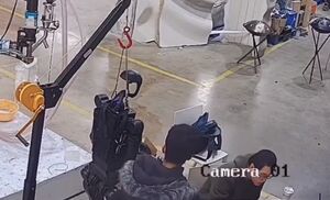 رباتی که دیوانه شد!+ فیلم