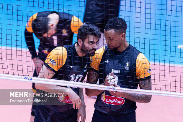 رقمهای عجیب قرارداد والیبالیستهای لیگ برتر/ مذاکره یزدیها با غفور