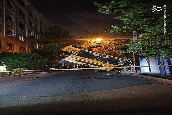 واژگونی جرثقیل ۶۰ تنی در تهران +عکس