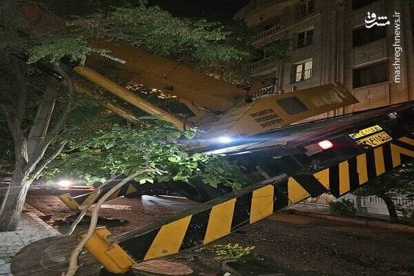 واژگونی جرثقیل ۶۰ تنی در تهران +عکس