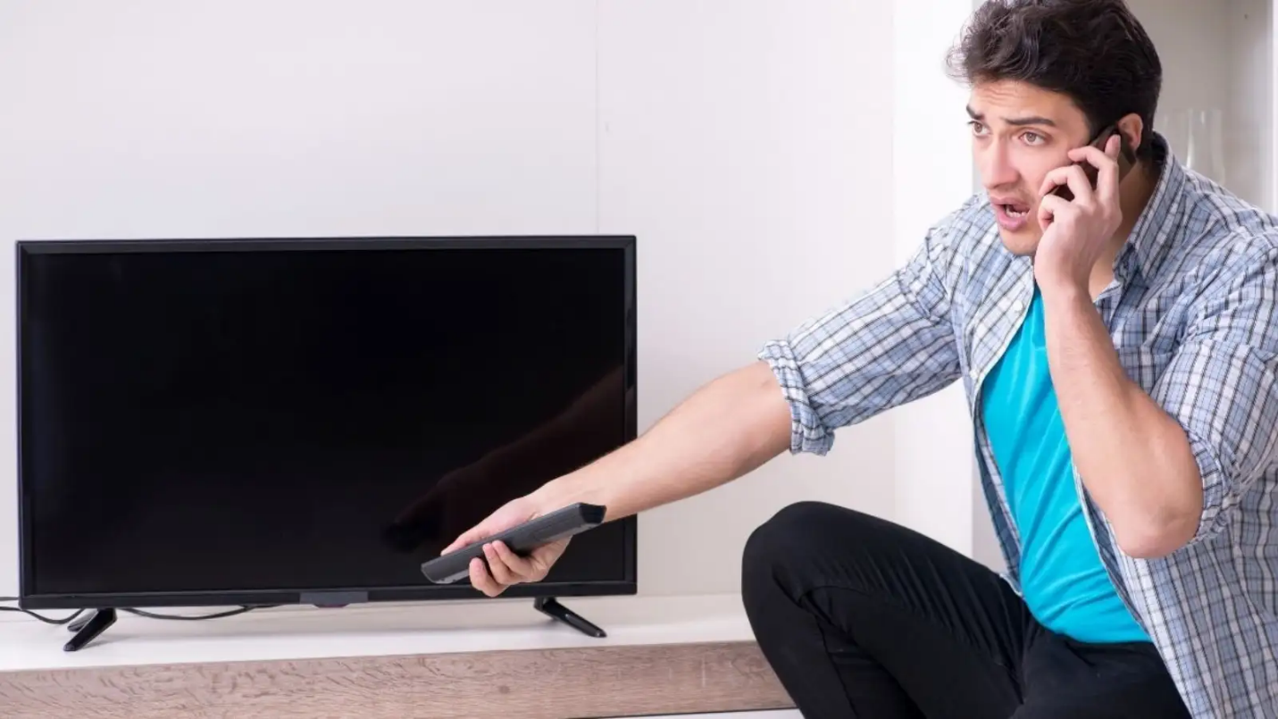 چرا چراغ تلویزیون روشنه ولی روشن نمیشه؟