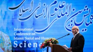 عکس/ حضور رئیس مجلس در همایش بین‌المللی علوم انسانی اسلامی