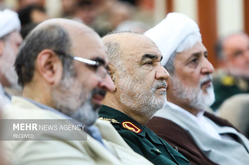 تجلیل و تکریم استادان و مربیان سپاه