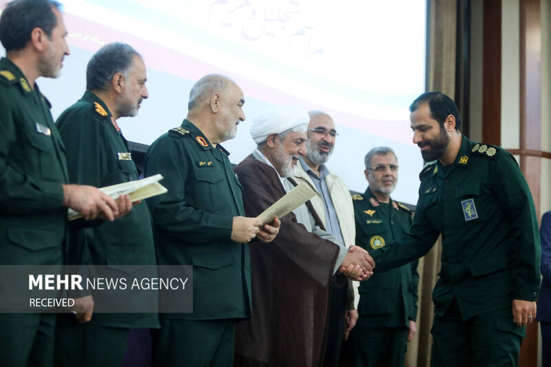 تجلیل و تکریم استادان و مربیان سپاه