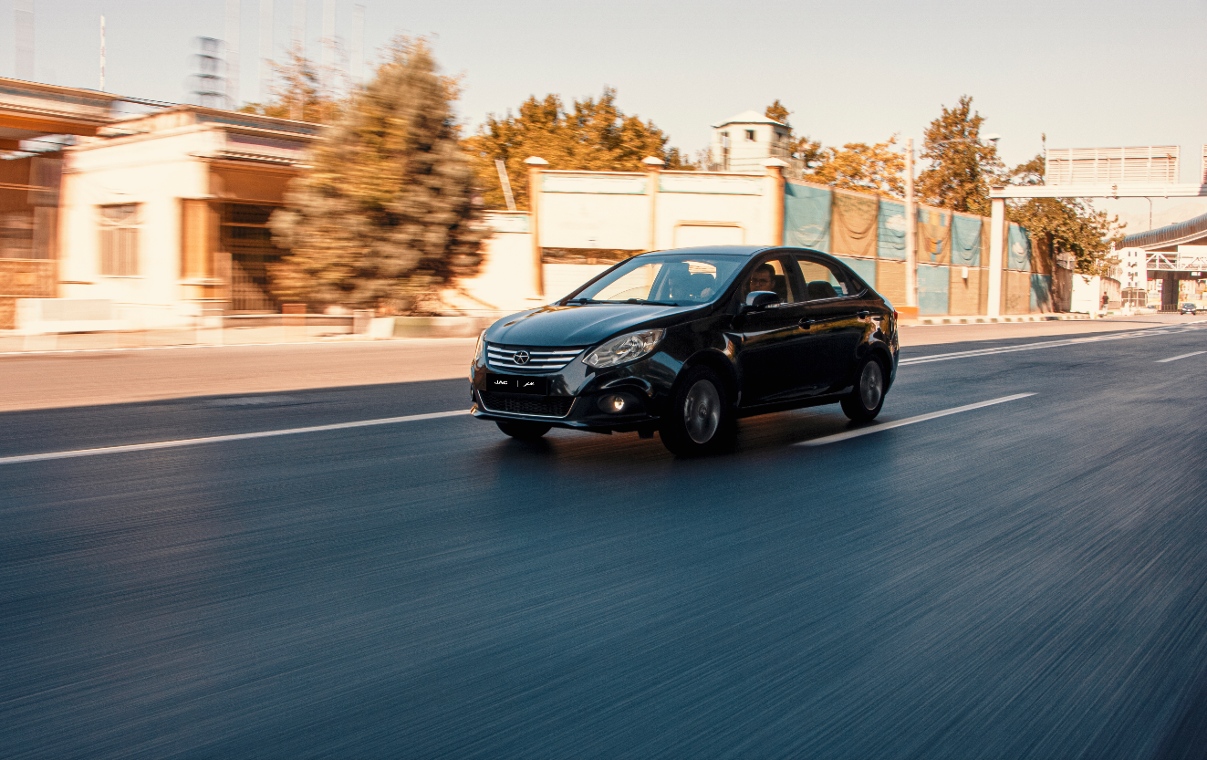 جک J4 پرفروشترین سدان اقتصادی بازار / تیراژ بالا و خدمات سراسری کرمان موتور