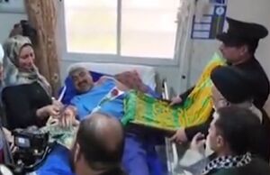 فیلم/ عیادت خادمان‌ حرم رضوی از مصدومین حادثه‌ بندر شهید رجایی